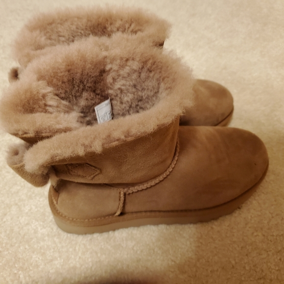 Ugg boots - Picture 2 of 3